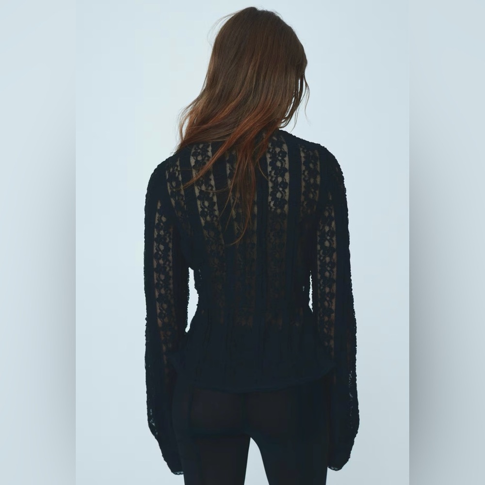 H&M STUDIO COLLECTION
PEPLUM LACE BLOUSE BLACK SIZE S - Picture 5 of 8